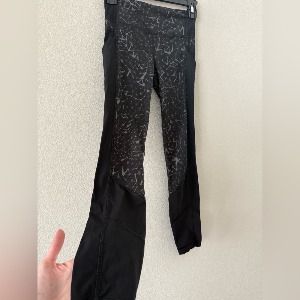 Lululemon Trail Bound Tight Full-On Luxtreme Size 2 star crushed black - Picture 8 of 9